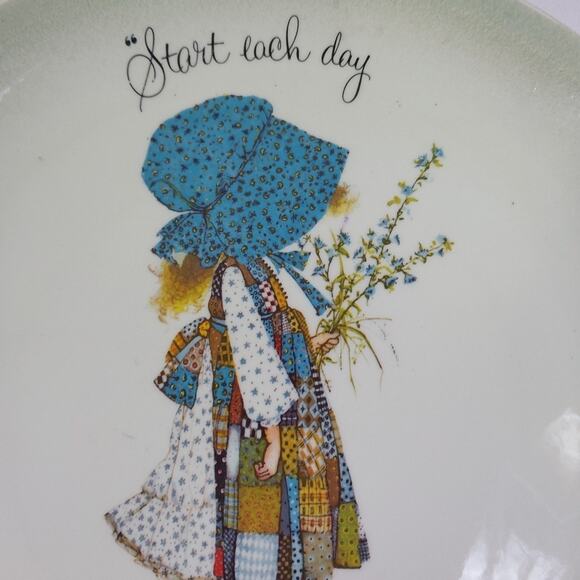 Vintage Collectors Edition Holly Hobbie Ceramic Plate 10.5" - Picture 2 of 6